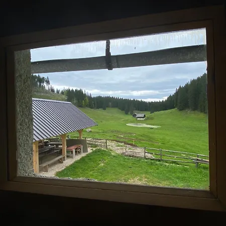 Koca Na Kranjski Dolini Pokljuka Zgornje Gorje